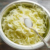 Насыпаем всю соль. Насыпаем всю соль.