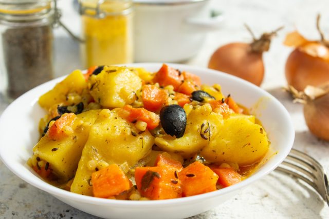 Картофель тушеный по-индийски Картофель тушеный по-индийски