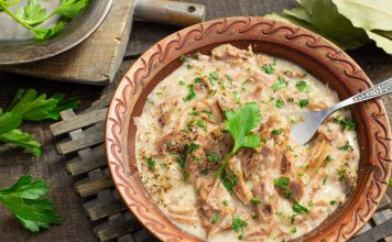 Бефстроганов из отварной говядины Бефстроганов из отварной говядины