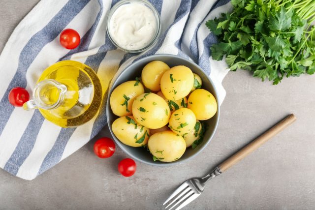 Остужённый картофель — пребиотик для кишечника, источник калия и витамина C. Главное — правильно готовить, без фритюра и лишнего масла. Остужённый картофель — пребиотик для кишечника, источник калия и витамина C. Главное — правильно готовить, без фритюра и лишнего масла.