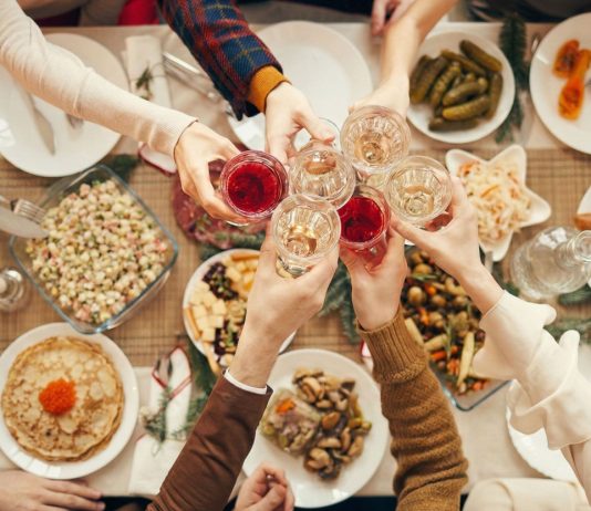 Идеальный новогодний стол 2026 — забудьте про майонез вёдрами