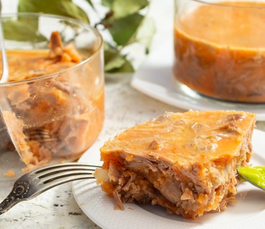 Заливное из индейки с морковью