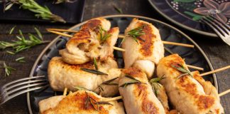 Куриные рулетики с начинкой в духовке - Рецепты Куриные рулетики с начинкой в духовке