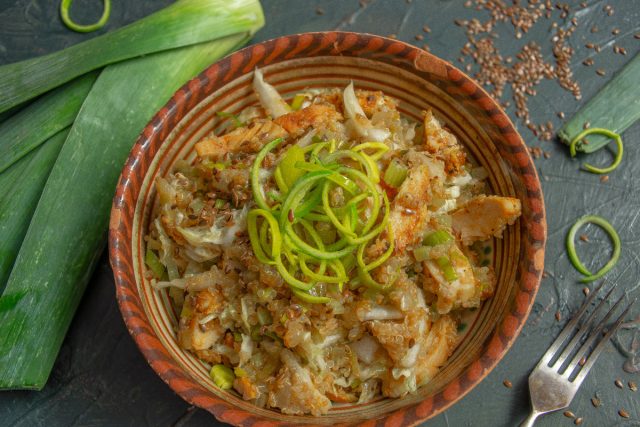 Салат с киноа и курицей