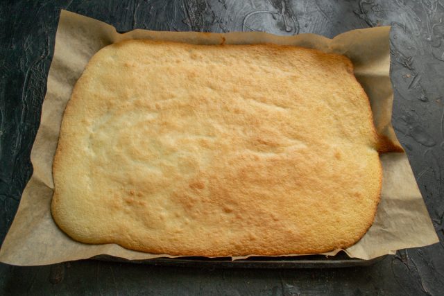 Выпекание бисквитного коржа в духовом шкафу