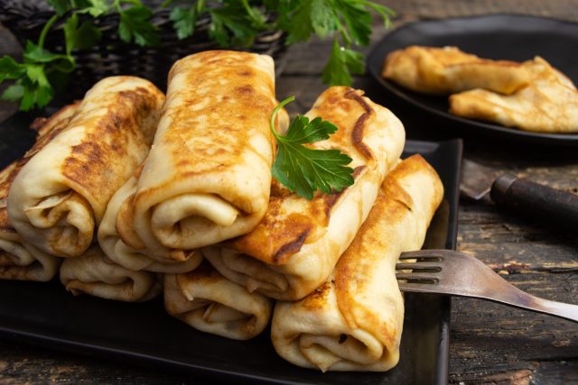 Блинчики с тушенкой