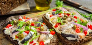 Сморреброд с рыбой по-датски